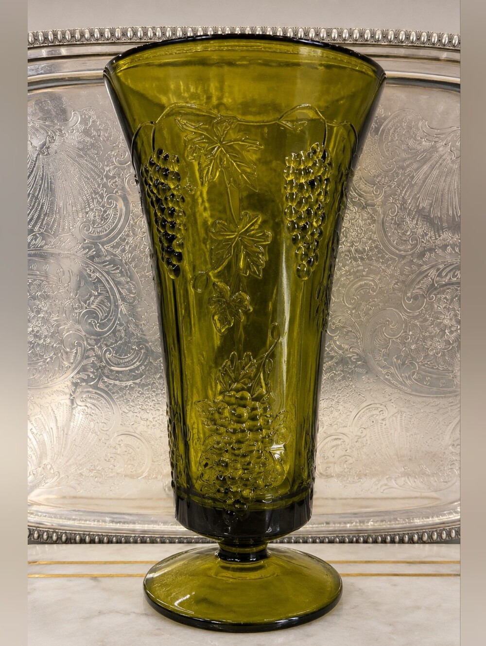 Vintage Indiana Glass Harvest Grape Avocado Green 10" Pedestal Vase